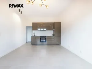 Pronájem bytu 2+kk, Praha - Žižkov, Jičínská, 42 m2