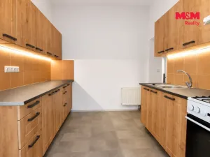 Pronájem bytu 2+1, Jičín - Staré Město, Valdštejnovo náměstí, 55 m2