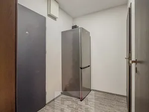 Pronájem bytu 1+kk, Praha - Háje, Matúškova, 31 m2