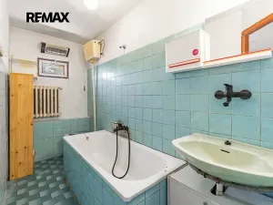 Prodej vícegeneračního domu, Praha - Pitkovice, Žampiónová, 200 m2