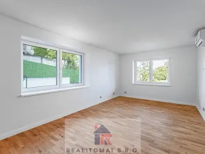 Pronájem kanceláře, Praha - Komořany, Pod lesem, 770 m2