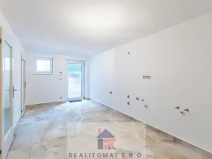 Pronájem kanceláře, Praha - Komořany, Pod lesem, 770 m2