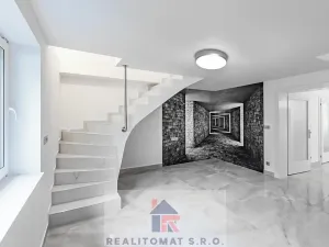 Pronájem vily, Praha - Komořany, Pod lesem, 770 m2