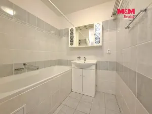 Pronájem bytu 4+1, Klášterec nad Ohří - Miřetice u Klášterce nad Ohří, 17. listopadu, 83 m2