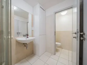Pronájem bytu 4+1, Praha - Smíchov, Štefánikova, 147 m2