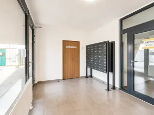 Pronájem bytu 2+kk, Praha - Hloubětín, Za černým mostem, 50 m2