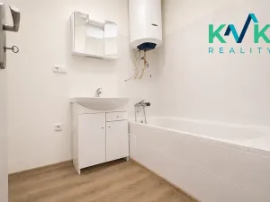 Pronájem bytu 2+1, Karlovy Vary, Závodu míru, 74 m2