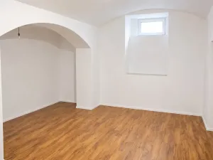 Pronájem obchodního prostoru, Praha - Strašnice, Saratovská, 110 m2