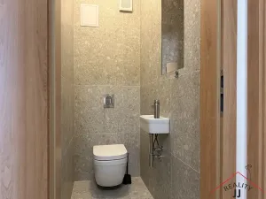 Pronájem bytu 2+kk, Praha - Břevnov, Bělohorská, 45 m2