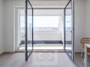 Pronájem bytu 1+kk, Praha - Vysočany, Poděbradská, 32 m2