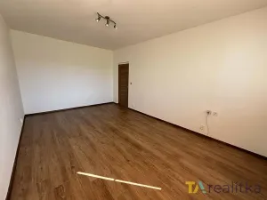 Pronájem bytu 2+kk, Karviná, Slovenská, 37 m2
