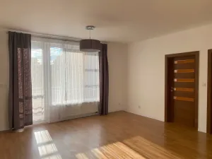Pronájem bytu 3+kk, Praha - Černý Most, Bergmanova, 56 m2