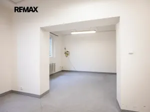 Pronájem skladu, Rudná, Masarykova, 1270 m2