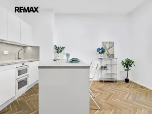 Prodej bytu 2+kk, Praha - Vinohrady, V Horní Stromce, 49 m2