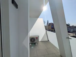 Pronájem bytu 1+kk, Brno, Komárovská, 29 m2
