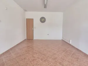 Pronájem obchodního prostoru, Oslavany, náměstí 13. prosince, 25 m2