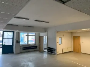 Pronájem výrobních prostor, Praha - Uhříněves, Přátelství, 197 m2