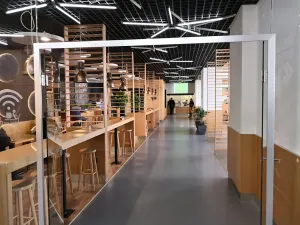 Pronájem obchodního prostoru, Praha - Ruzyně, Aviatická, 400 m2