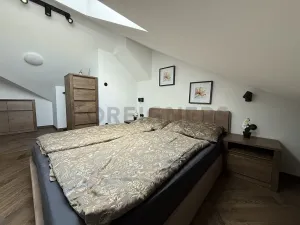 Pronájem bytu 1+kk, Hradec Králové, Eliščino nábřeží, 35 m2