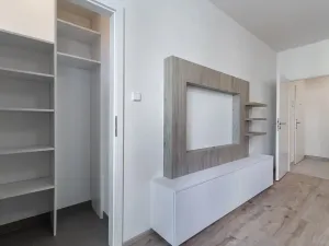 Pronájem bytu 1+kk, Praha - Košíře, Vrchlického, 31 m2