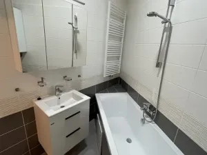 Pronájem bytu 3+kk, Praha, Bubenečská, 80 m2