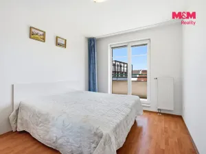 Prodej bytu 2+kk, Praha, Na břehu, 56 m2