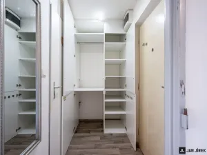 Prodej bytu 1+kk, Hradec Králové, Říční, 28 m2