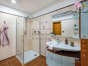 Prodej rodinného domu, Praha - Šeberov, Karfíkova, 354 m2