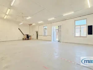 Pronájem skladu, Holice, Hradecká, 317 m2