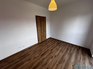 Pronájem bytu 2+kk, Dašice, U Kasáren, 51 m2