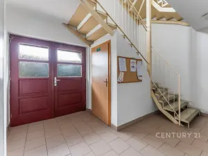 Prodej bytu 2+kk, Praha - Újezd nad Lesy, Velebného, 56 m2