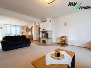 Prodej rodinného domu, Městec Králové, Třešňová, 300 m2