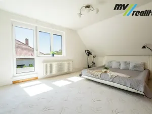 Prodej rodinného domu, Městec Králové, Třešňová, 300 m2