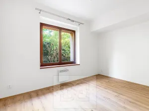 Pronájem bytu 2+kk, Praha - Řepy, Karlovarská, 42 m2