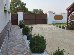 Prodej komerční nemovitosti, Pečky, 345 m2