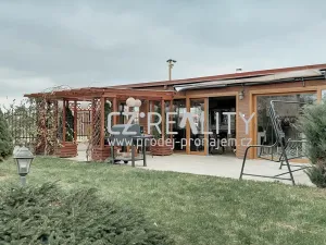 Prodej komerční nemovitosti, Pečky, 345 m2