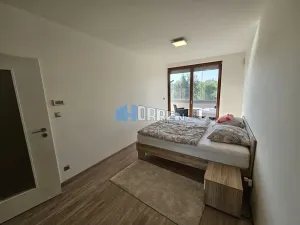 Pronájem bytu 2+kk, Praha - Holešovice, V háji, 62 m2