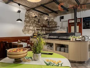 Prodej ubytování, Mikulov, Republikánské obrany, 1024 m2