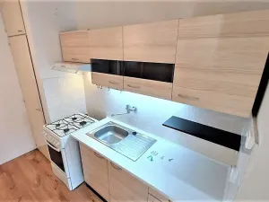 Prodej bytu 2+1, Praha, Ke kladivům, 62 m2
