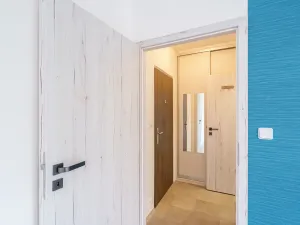 Prodej bytu 1+kk, Praha - Prosek, Veltruská, 33 m2