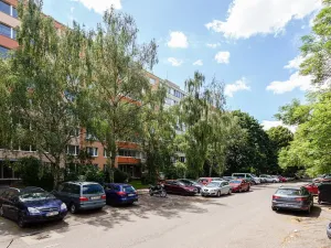 Prodej bytu 1+kk, Praha - Prosek, Veltruská, 33 m2
