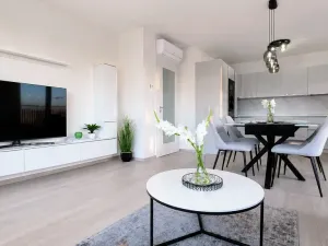Pronájem bytu 2+kk, Praha - Hloubětín, Poděbradská, 67 m2