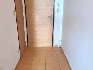 Pronájem bytu 1+kk, Hradec Králové, třída Edvarda Beneše, 30 m2