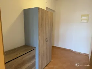 Pronájem bytu 1+kk, Praha - Strašnice, Názovská, 38 m2