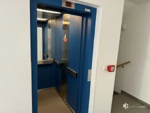 Pronájem bytu 1+kk, Praha - Strašnice, Názovská, 38 m2