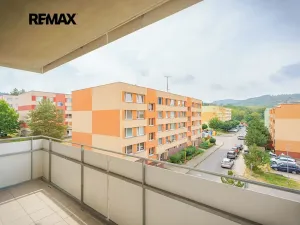 Prodej bytu 2+kk, Jince, Zborovská, 45 m2