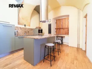 Pronájem bytu 3+1, Praha - Malá Strana, Valdštejnské náměstí, 91 m2