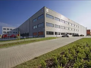Pronájem skladu, Praha - Horní Počernice, Sezemická, 3259 m2