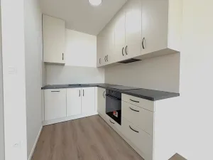 Prodej bytu 2+kk, Praha - Černý Most, Arnošta Valenty, 35 m2