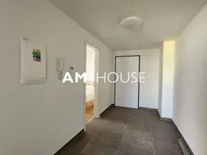Pronájem bytu 2+kk, Praha - Vysočany, Smržových, 52 m2